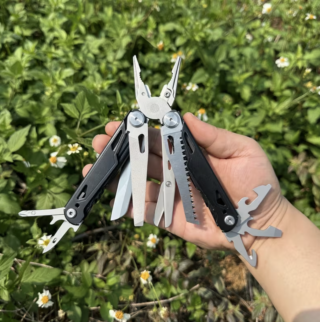 17 IN 1 Multifunctional Tool